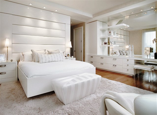 غرف نوم بيضاء وموف